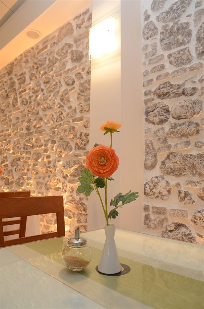 Marie Palace 2*